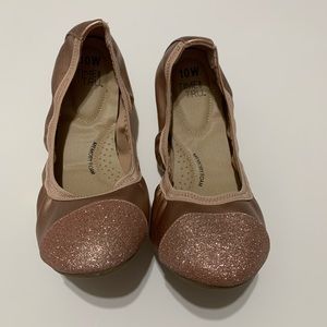 NWOT Rose gold glitter toed stretchy flats